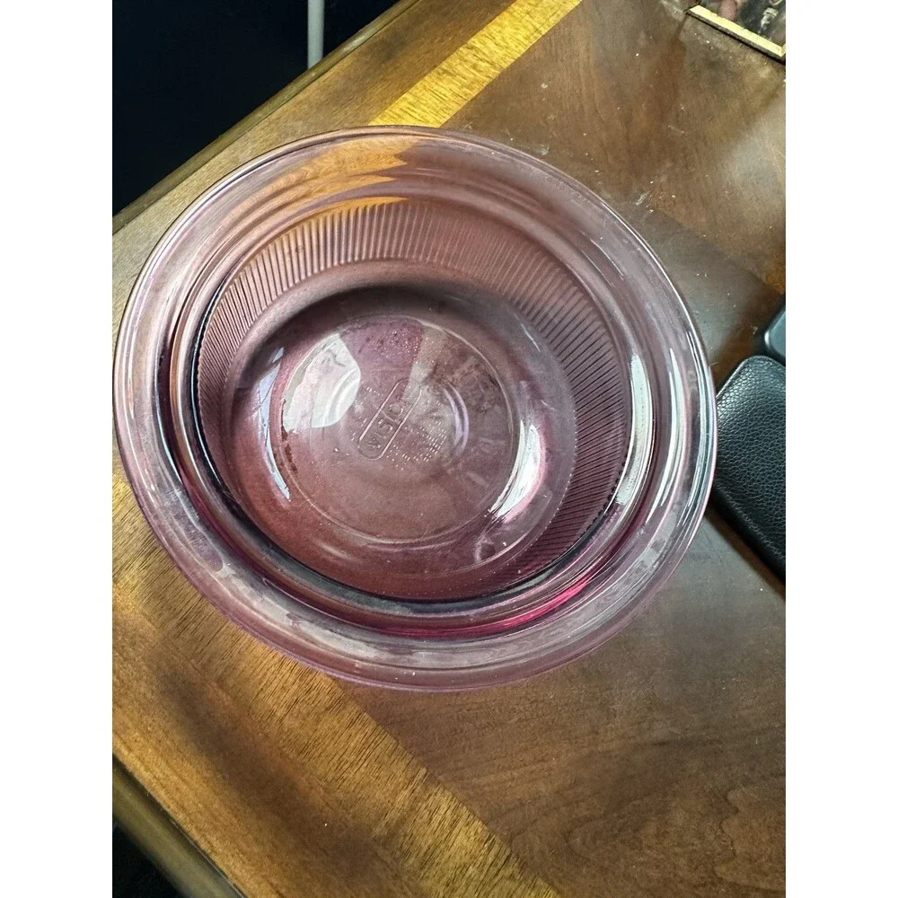 Visions Cranberry V-30-B Ribbed 24 oz bowl w/Pyrex V1C lid Pre-Owned